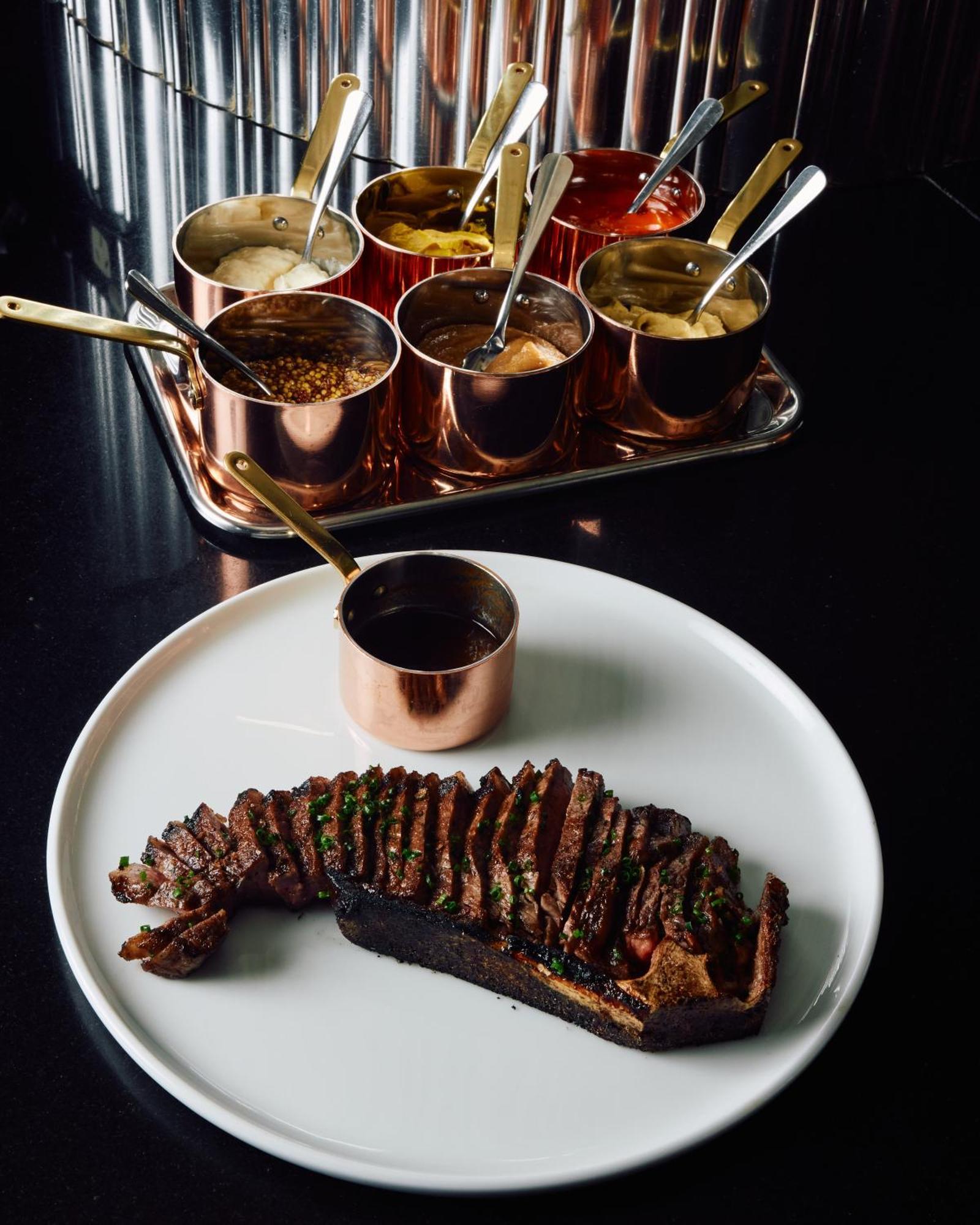 Park Hyatt Melbourne Ξενοδοχείο Εξωτερικό φωτογραφία A steak at the restaurant