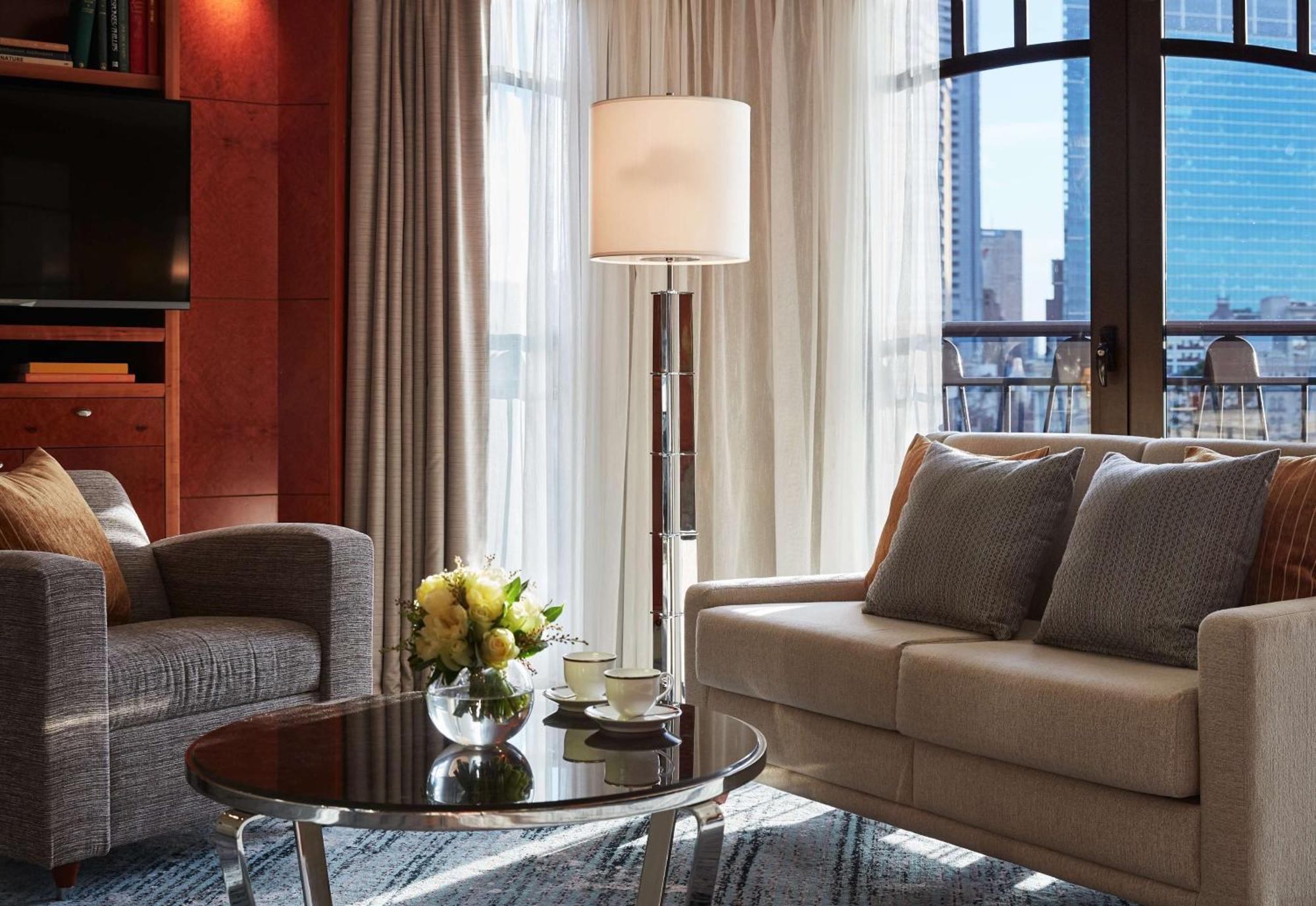 Park Hyatt Melbourne Ξενοδοχείο Εξωτερικό φωτογραφία A living room at the Mandarin Oriental, New York