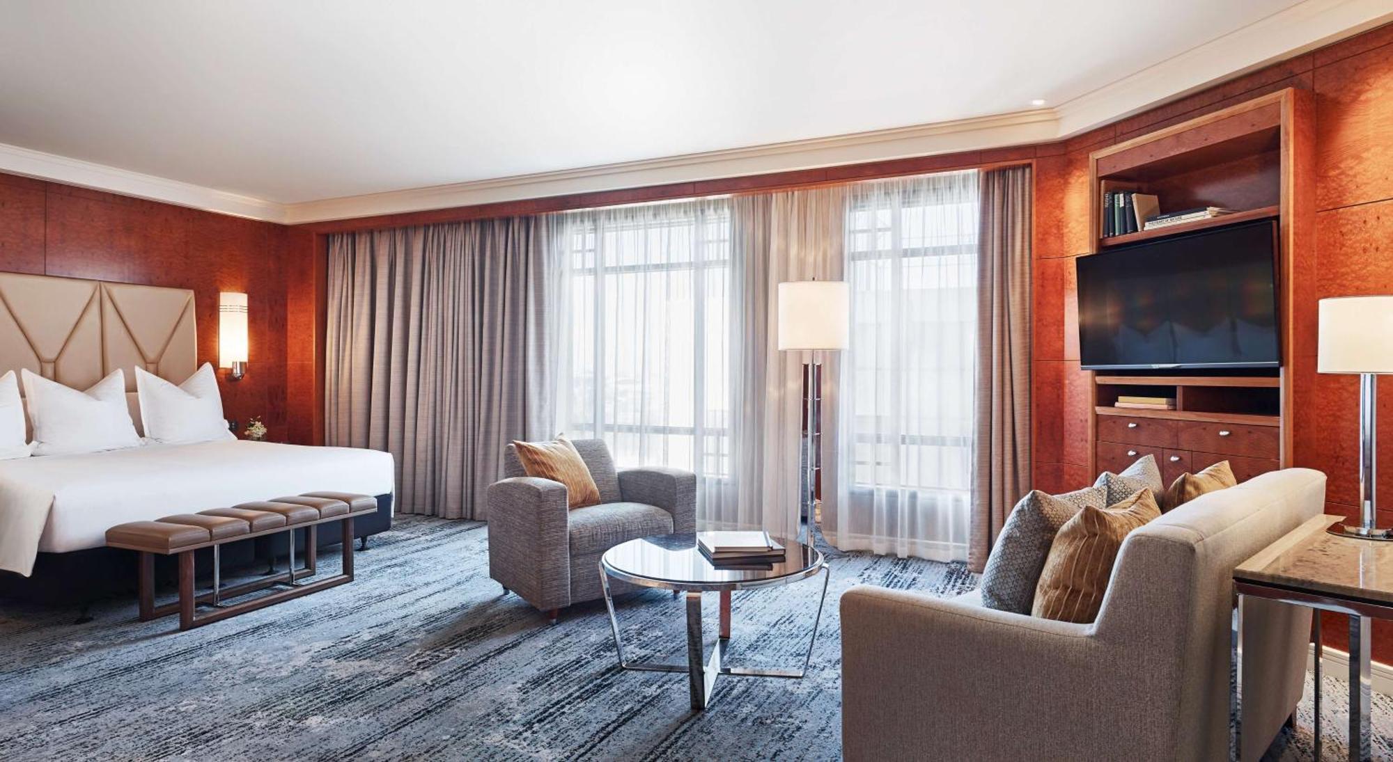 Park Hyatt Melbourne Ξενοδοχείο Εξωτερικό φωτογραφία A suite at the Conrad London St. George's Wharf
